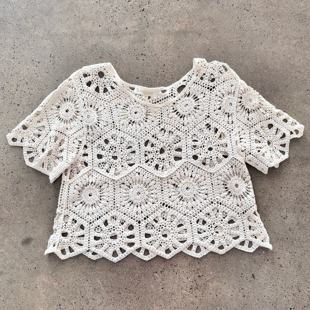 🤩REBELLION🤩 Crochet Top